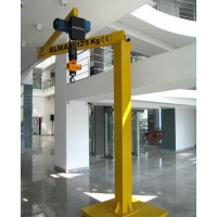 Pillar jib cranes with articulated arm